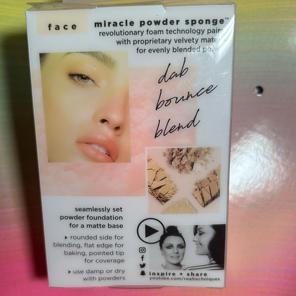 Real Techniques miracle powder sponge - Picture 6 of 8